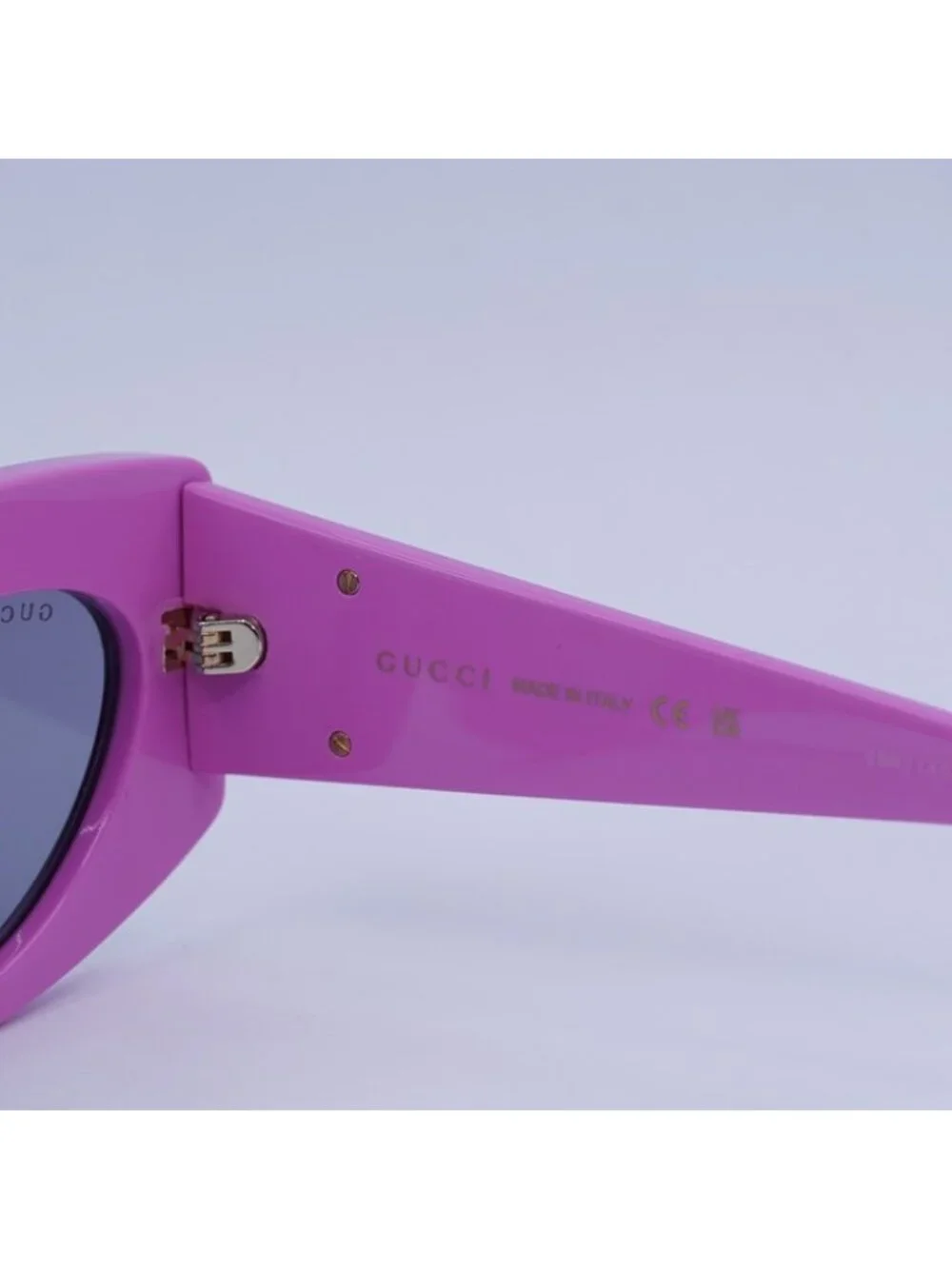 Gucci GG1843S 005 Sunglasses Shiny Black/Fuchsia Cat Eye Frame, Grey Lenses
